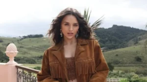 Rafa Kalimann exibe barrigão em ensaio country no oitavo mês de gravidez