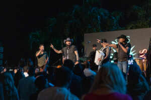 Traia Véia realiza, com maestria, primeira turnê nos Estados Unidos