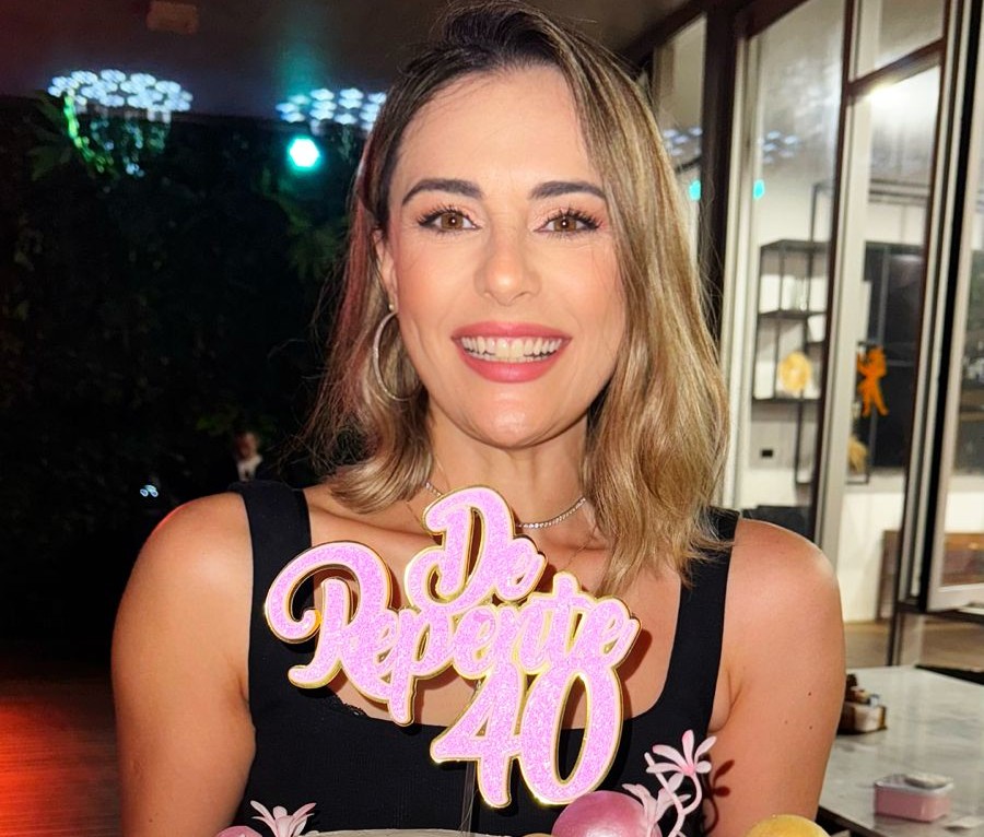 Jhulie Campello celebra nova fase IMG 20251027 WA06222 1