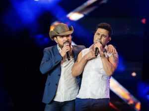 Zezé Di Camargo e Luciano fazem dois shows esgotados no Paraguai neste fim de semana