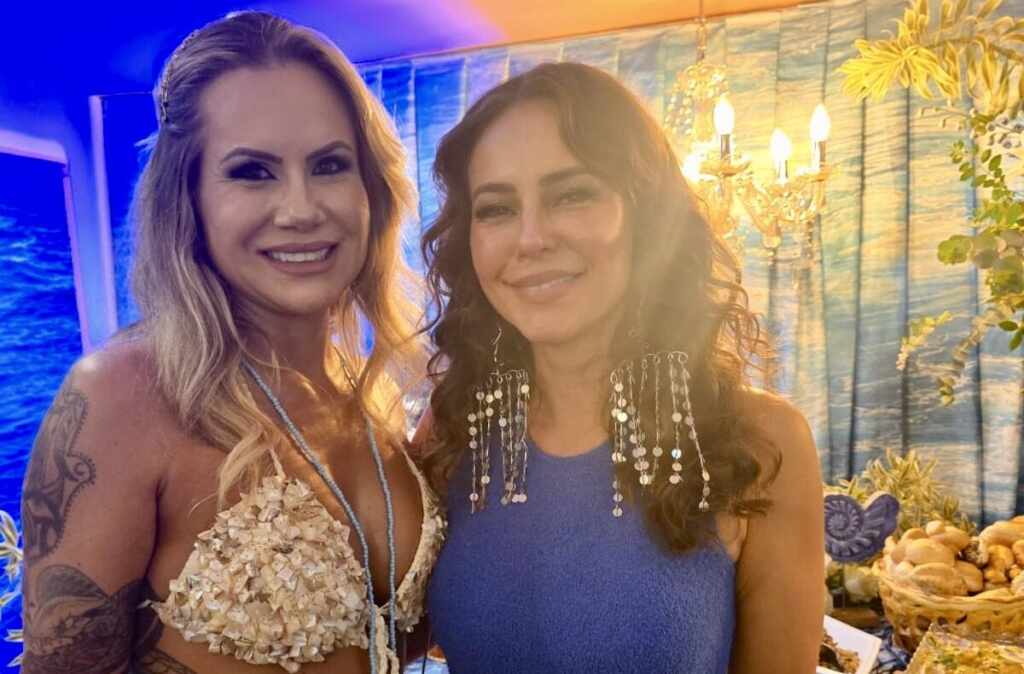 Musa Fitness Isis Camargo e atriz Paolla Oliveira brilham em festa de 20 anos de Ateliê dos Famosos em SP Isis Camargo e Paolla Oliveira - Crédito da Foto: Divulgação