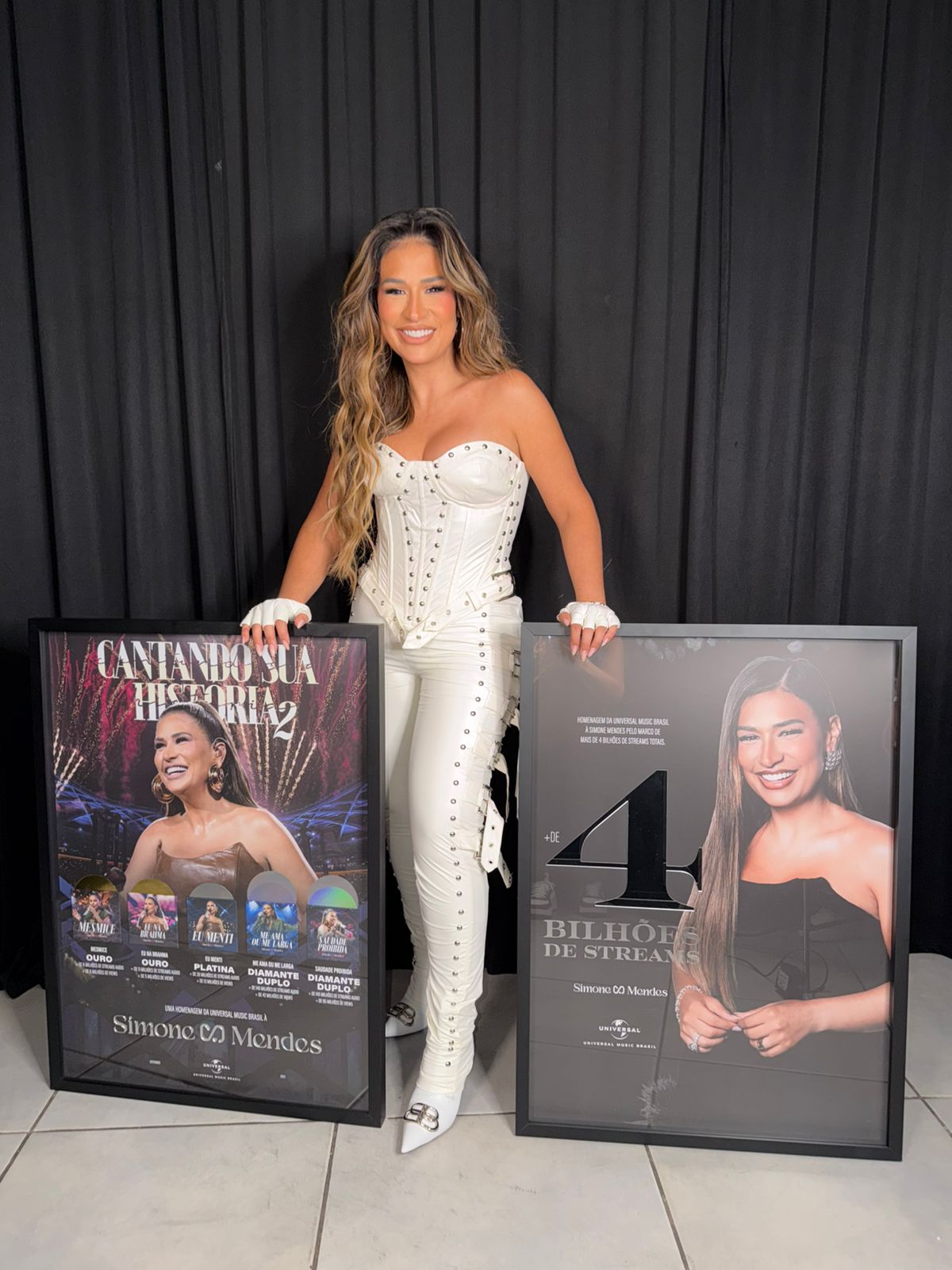 Simone Mendes recebe dois prêmios em noite de show esgotado no Rio de Janeiro - Foto: Divulgação