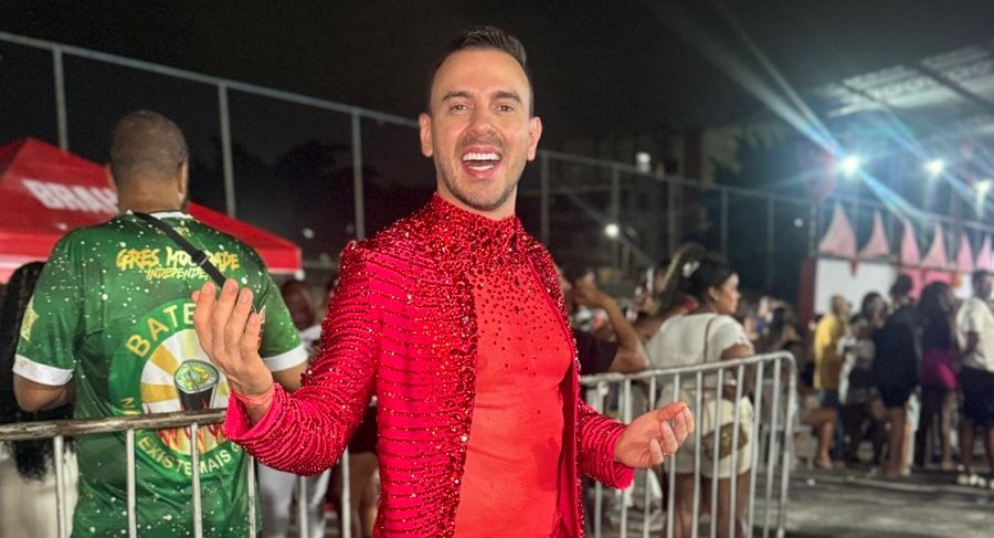 Renny Delmondes estreia como muso da Unidos de Bangu em noite de samba Renny 1 Copia