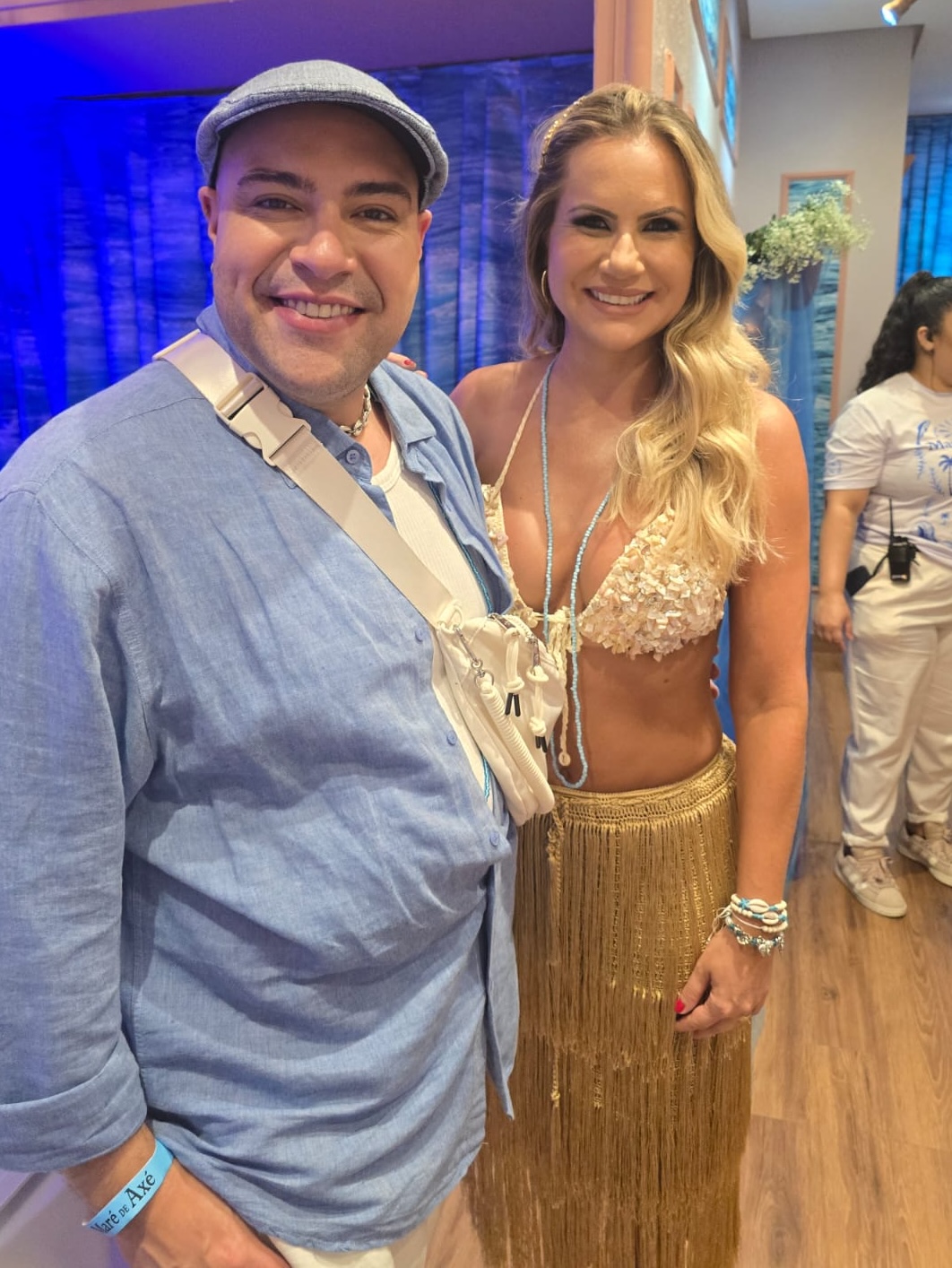 Musa Fitness Isis Camargo e atriz Paolla Oliveira brilham em festa de 20 anos de Ateliê dos Famosos em SP 10 Tiago Abravanel e Isis Camargo - Crédito da Foto: Divulgação