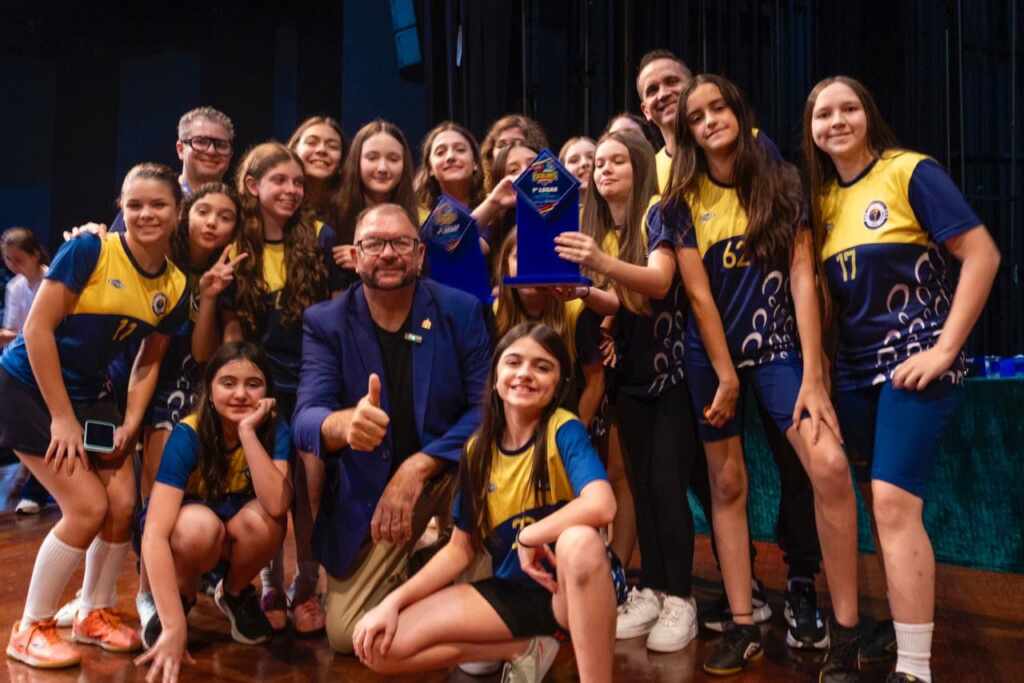 Com mais de 10 mil alunos participantes, Fran Silva encerra os 57º Jogos Escolares de SBC WhatsApp Image 2025 11 08 at 13.04.23