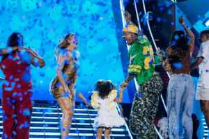 Sob forte emoção, Léo Santana e Lore Improta revelam sexo do segundo filho