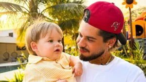 Zé Felipe salva o filho de ataque de formigas durante passeio na Fazenda Talismã