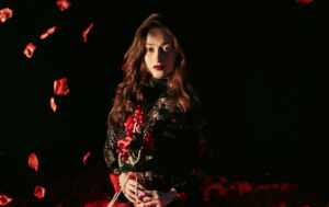 Carolina Severo transforma emoção e vulnerabilidade no novo single “Velho Vinho Doce”