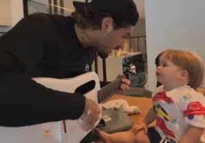 Zé Felipe encanta fãs ao surgir cantando para o filho José Leonardo em momento íntimo