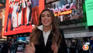 Nicole Bahls surge no telão da Times Square e ganha surpresa de Luciano Huck no Domingão