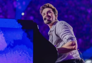 Luan Santana vive noite histórica com show esgotado em Paris e público emocionado