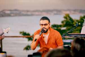 “Na Praia”: Thullio Milionário lança EP especial de verão