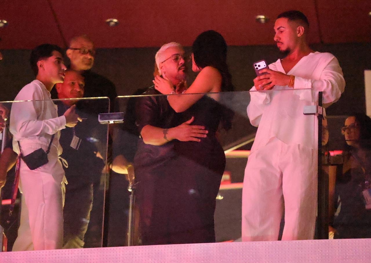 Belo e Rayane Figliuzzi curtem show de Alcione em clima de romance - Foto: Instagram