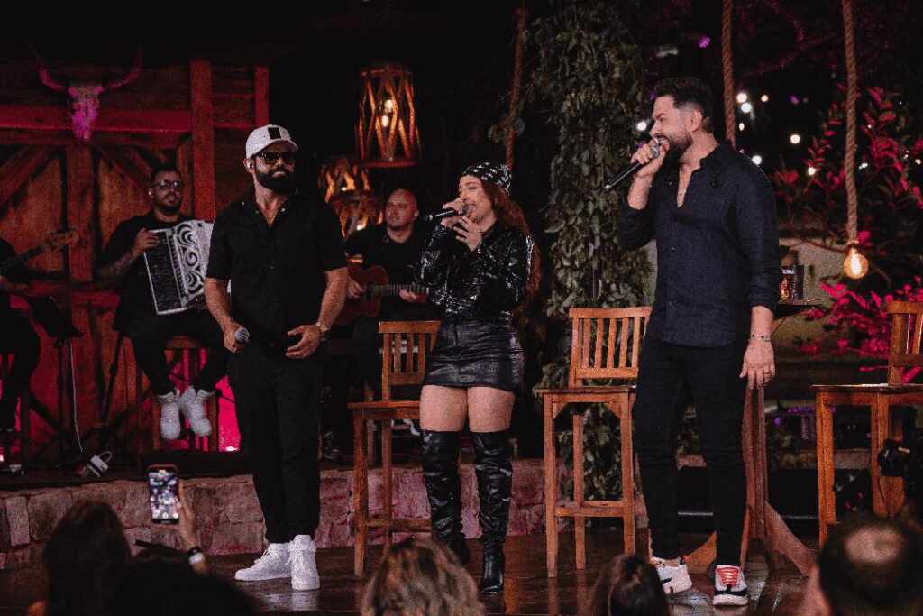Diego & Arnaldo apresentam nova etapa com a inédita “Cadeira Amarela” ao lado de Mari Fernandez BRT0575