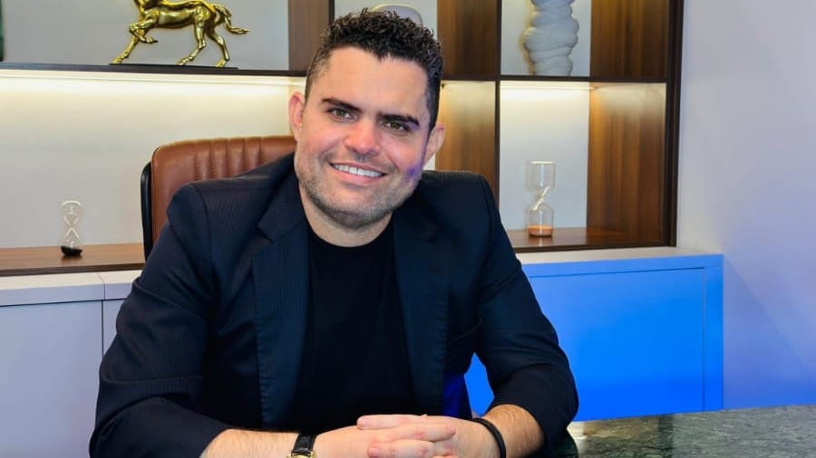 A Inteligência Artificial que já atende clínicas de estética e saúde Capa Thomas