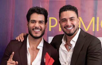 Danilo e Davi celebram vitória no Prêmio Multishow às vésperas de novo audiovisual Danilo e Davi celebram vitória no Prêmio Multishow às vésperas de novo audiovisual