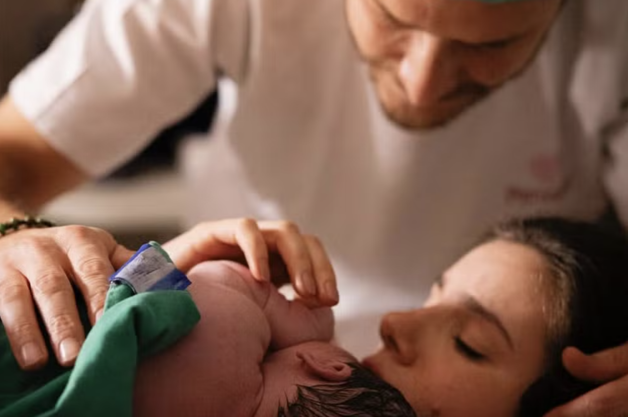 Nasce Clara, filha de Camila Queiroz e Kleber Toledo — Foto: Reproduç/Instagram