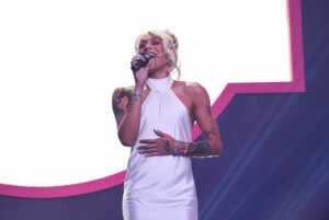 Pabllo Vittar se emociona ao homenagear Preta Gil no TikTok Awards