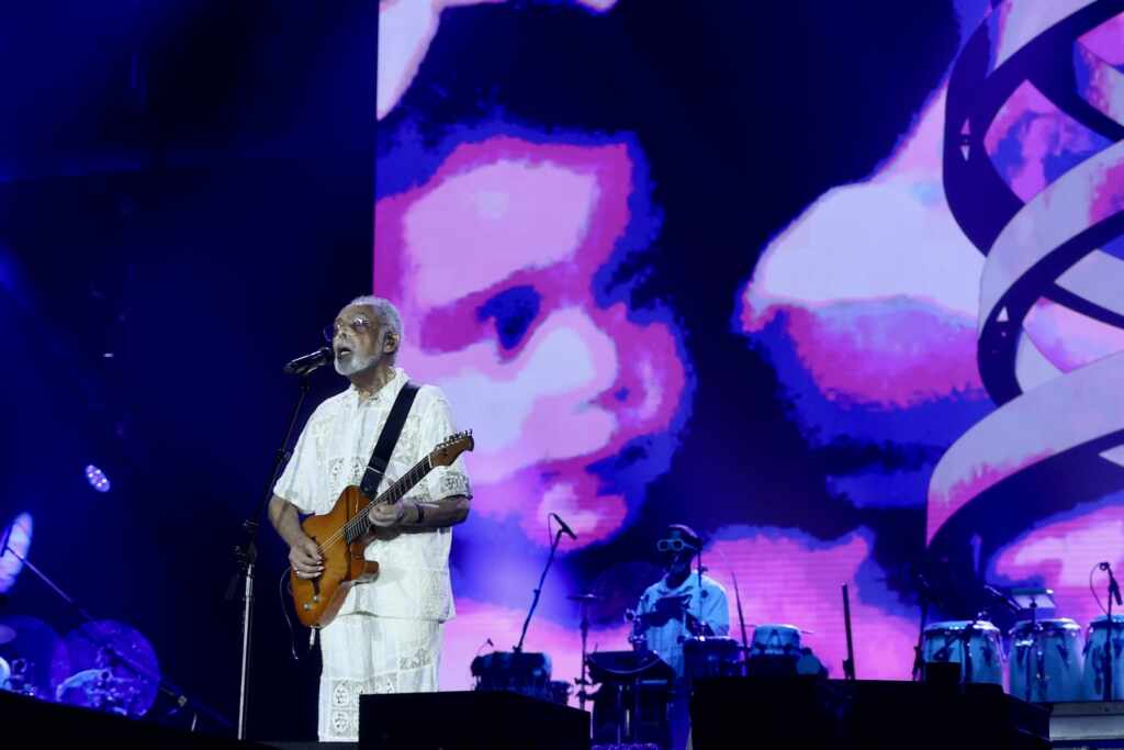 Gilberto Gil canta “Drão” e emociona ao exibir Preta Gil criança no Réveillon de Copacabana Gilberto Gil canta “Drão” e emociona ao exibir Preta Gil criança no Réveillon de Copacabana