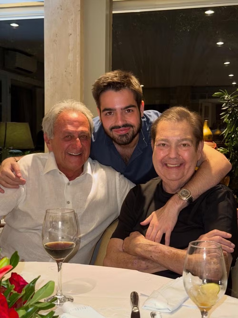 Faustao faz rara aparicao com o filho em foto inedita 1