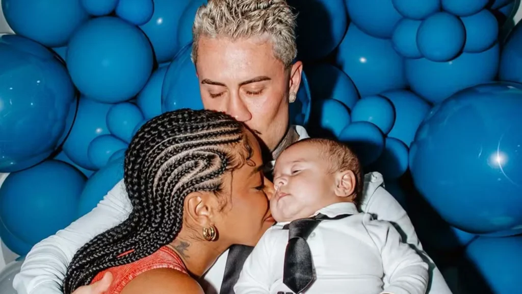 Filho de MC Daniel e Lorena Maria dá primeiros passos aos 9 meses