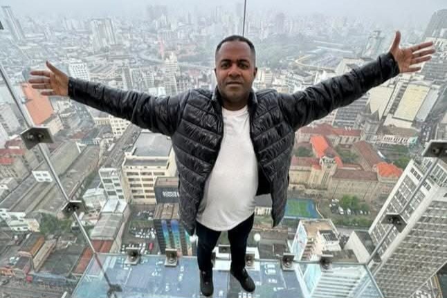 Tg10 de Mesquita para o mundo: artista carioca conquista público com talento, fé e autenticidade IMG 20251206 WA0070