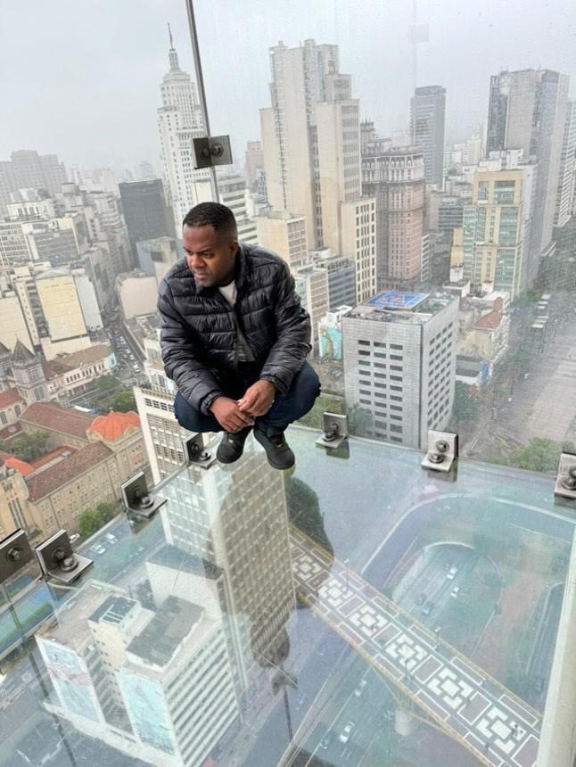 Tg10 de Mesquita para o mundo: artista carioca conquista público com talento, fé e autenticidade 15 IMG 20251206 WA0072