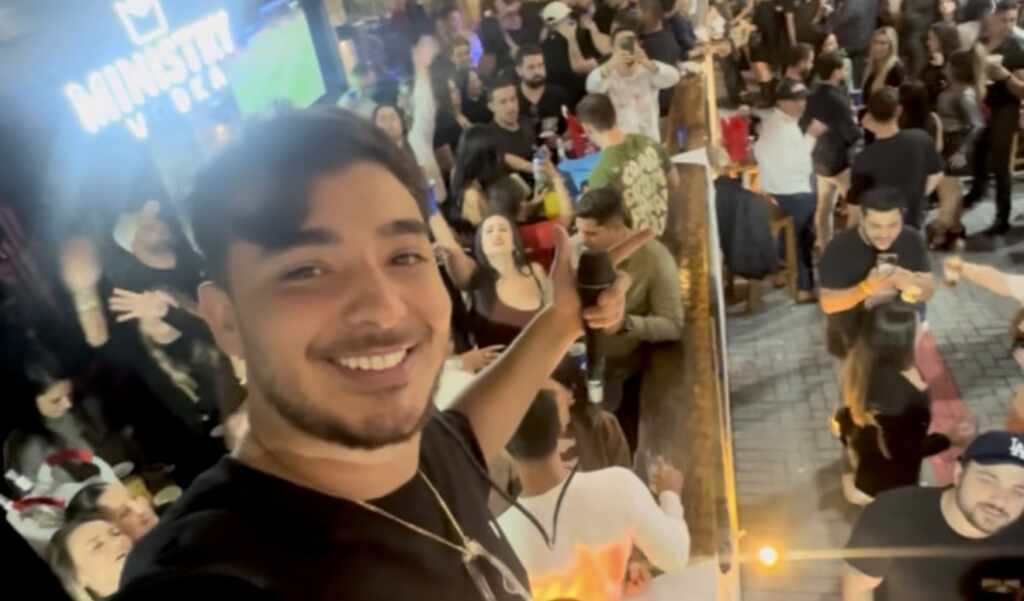 Breno Mel conquista o público e celebra sucesso da música “Shortinho Rosa” IMG 3743