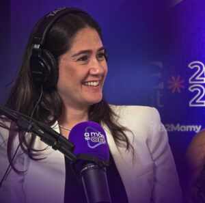 A Mãe Tá Off se consolida como podcast em ascensão no nicho de maternidade e projeta novo ciclo em 2026