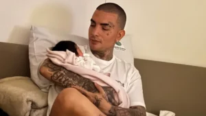 Nasce Yarin, primeira filha de MC Guimê e Fernanda Stroschein, e casal celebra chegada da bebê