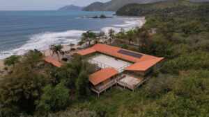 Prefeito Toninho Colucci entrega nova escola e amplia investimentos na Baía de Castelhanos