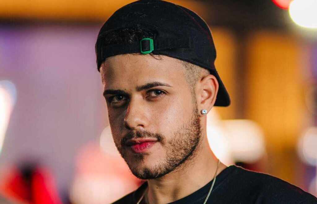 Sósia do cantor Zé Filipe recebe convite +18 e revela com exclusividade sua decisão PHOTO 2025 12 12 14 28 58 e1765575801901