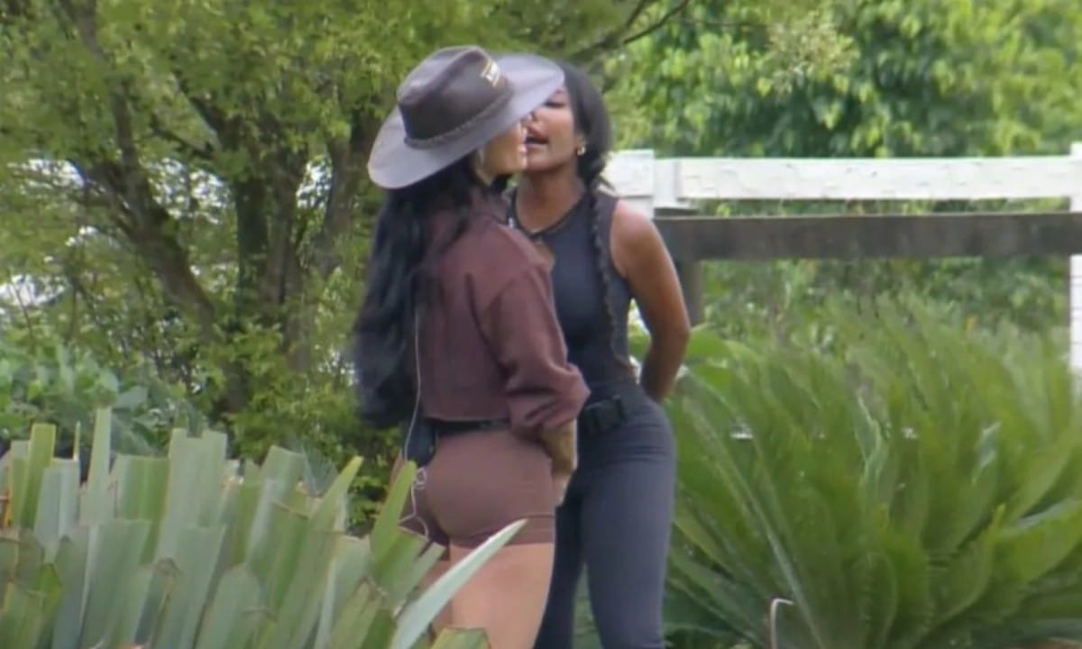 Rayane Figliuzzi reage à expulsão de Carol Lekker em A Fazenda 17 e dispara críticas 5 Rayane Figliuzzi leva cuspida de Carol Lekker