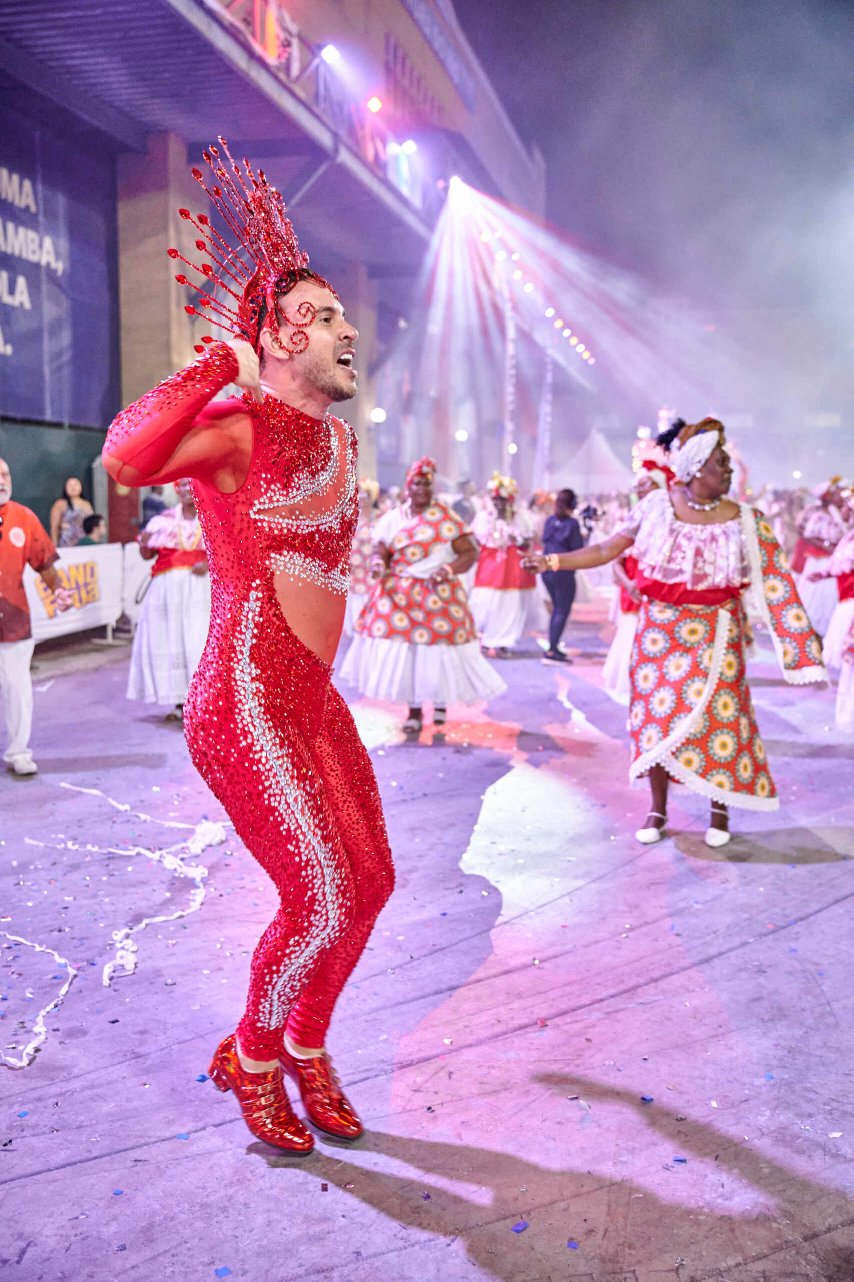 Muso Renny Delmondes celebra chegada na Unidos de Bangu em evento na Cidade do Samba 5 Renny Fotos S1 Fotografia Divulgacao Gardel Assessoria 4 scaled