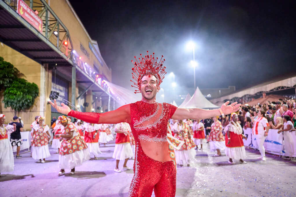 Muso Renny Delmondes celebra chegada na Unidos de Bangu em evento na Cidade do Samba Renny Fotos S1 Fotografia Divulgacao Gardel Assessoria 6