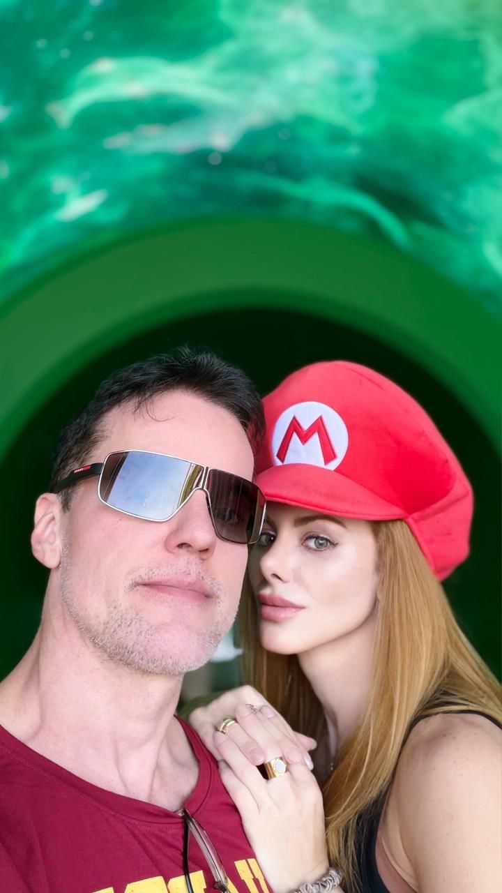 Deborah Albuquerque e Bruno Salmão vivem dia mágico em Orlando com a família; confira! 7 WhatsApp Image 2025 12 09 at 11.58.44