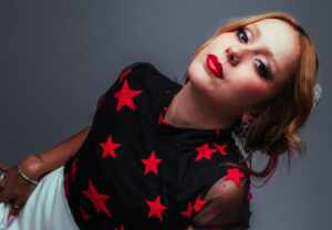 Duda Ruas lança “Eu Tô Cansada” e abraça o caos divertido da mente em novo single pop