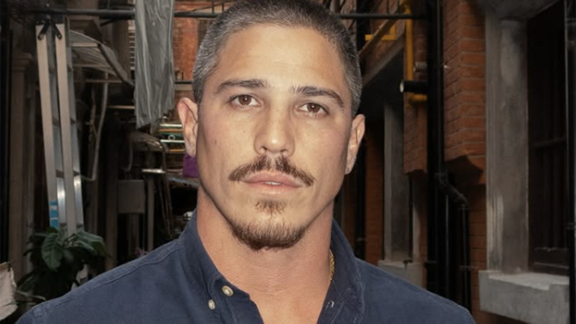 Rômulo Arantes Neto faz desabafo ao relembrar morte do pai: 'Guardei'