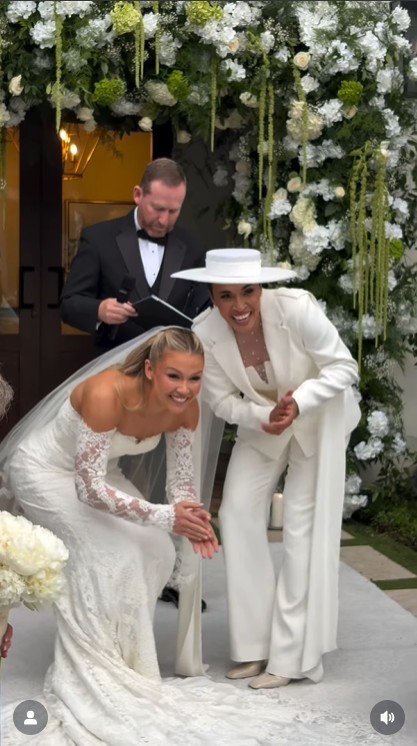 Marta Silva se casa com Carrie Lawrence em cerimônia íntima na Flórida 22 Casamento de Marta Silva e Carrie Lawrence - Foto: Reprodução / Instagram @jcloss_events