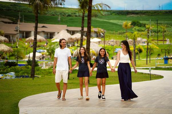 Natália Guimarães curte viagem em família - Foto: Morro dos Anjos Resort