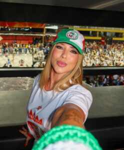 Virginia Fonseca surge de surpresa na Sapucaí e agita ensaios técnicos antes de desfile