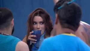 Anitta repreende Pedro por drink “babado” e momento viraliza no BBB 26