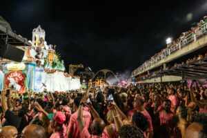 Camarote Rio Praia aposta em grandes shows e rodas de samba no Carnaval 2026