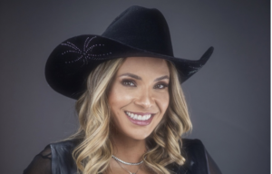 “Me libertando” de Elis Justi é a segunda música mais tocada nas rádios do Brasil em 2025