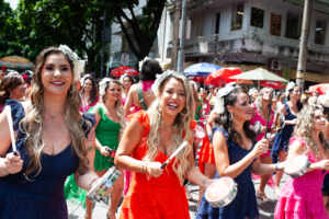 Carnaval inclusivo em BH: Bloco terá desfile “parado” e vai contar com intérprete de libras