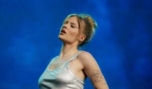 Emocionada, Luísa Sonza desabafa sobre críticas e saúde antes de show em festival