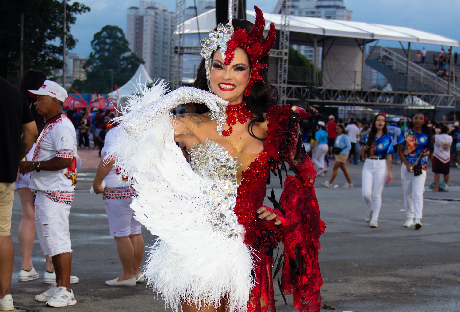 Milene Gonzalez - Foto: Roberto Batista - Renato Cipriano / Zuleika Ferreira - Divulgação