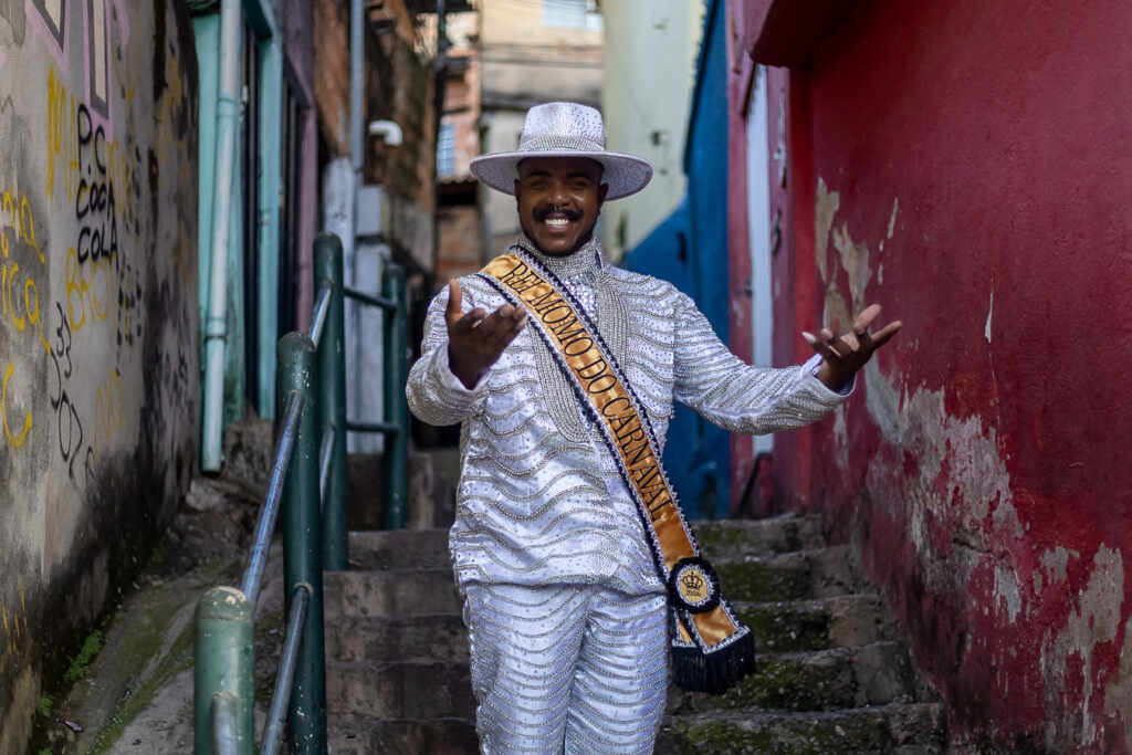 Wallace Guedes é consagrado tricampeão como Rei Momo do Carnaval de Belo Horizonte 2026 Rei Momo Carnaval BH 2026 Wallace Guedes Aglomerado da Serra WEB 106