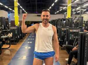 Renny Delmondes intensifica treinos na academia para encarar retorno à Marquês de Sapucaí