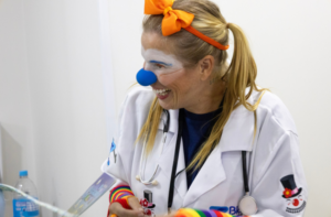 Rumo ao Riso constrói pontes de cuidado com a risoterapia